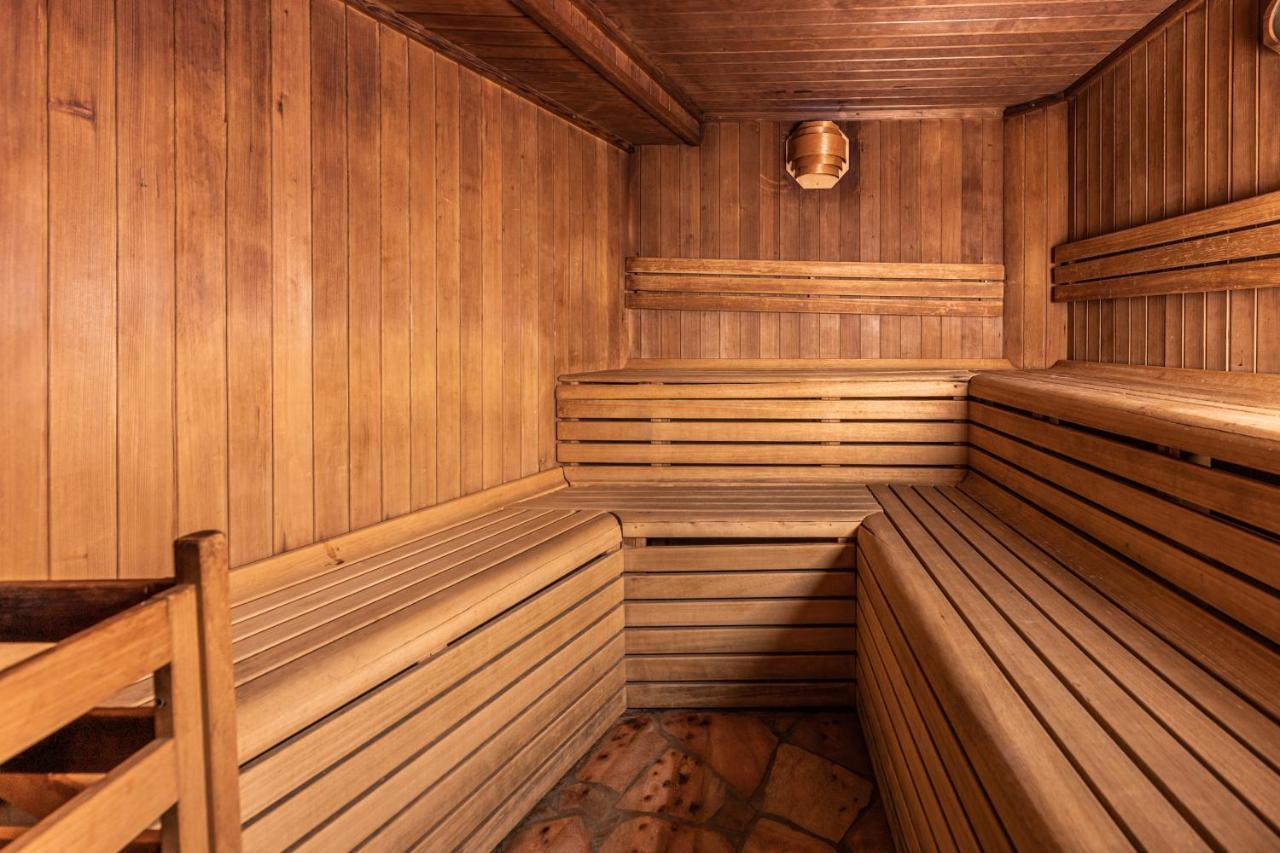 Hotel Soreghes Gran Chalet 캄피텔로디파사 외부 사진