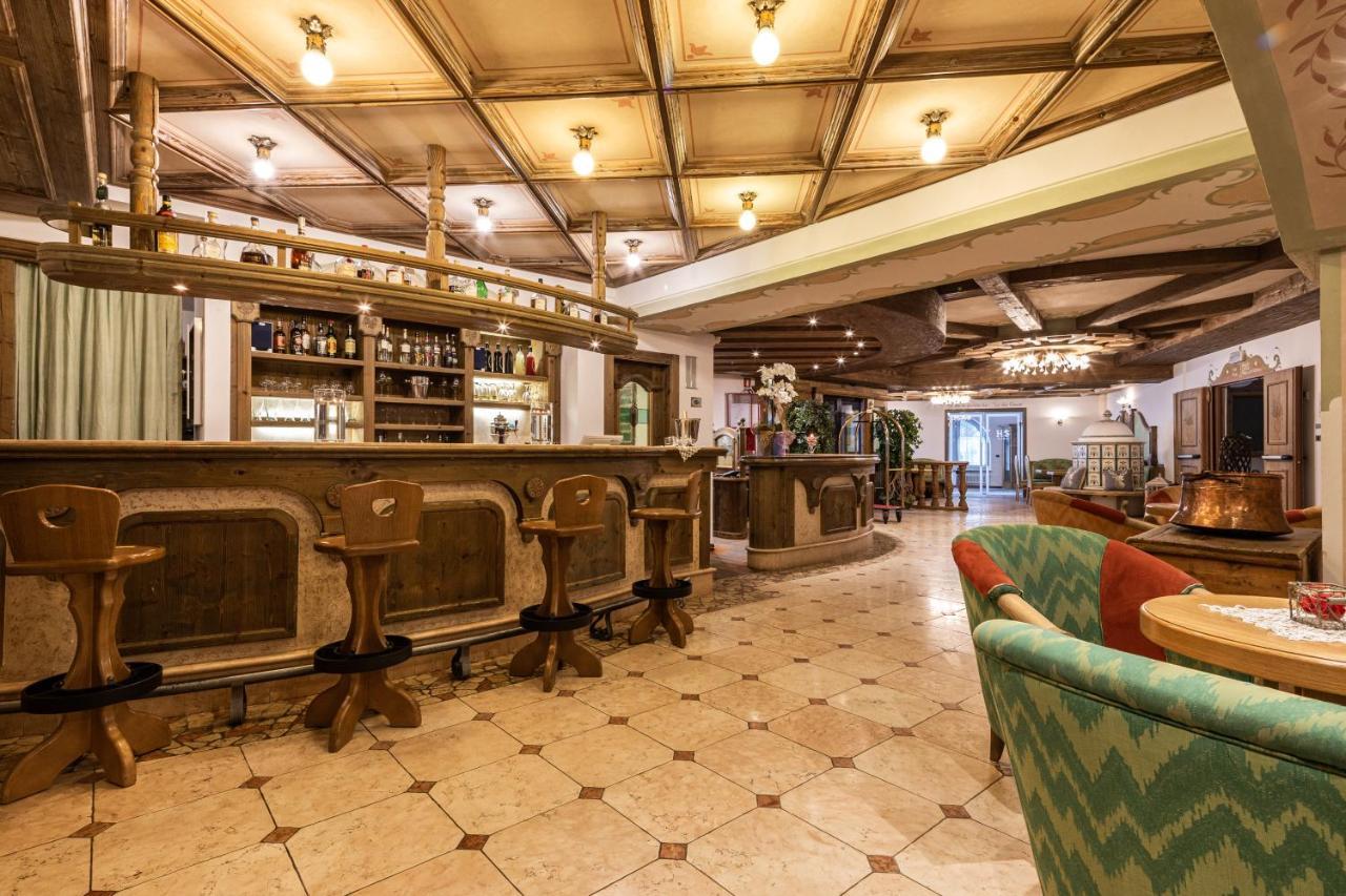 Hotel Soreghes Gran Chalet 캄피텔로디파사 외부 사진