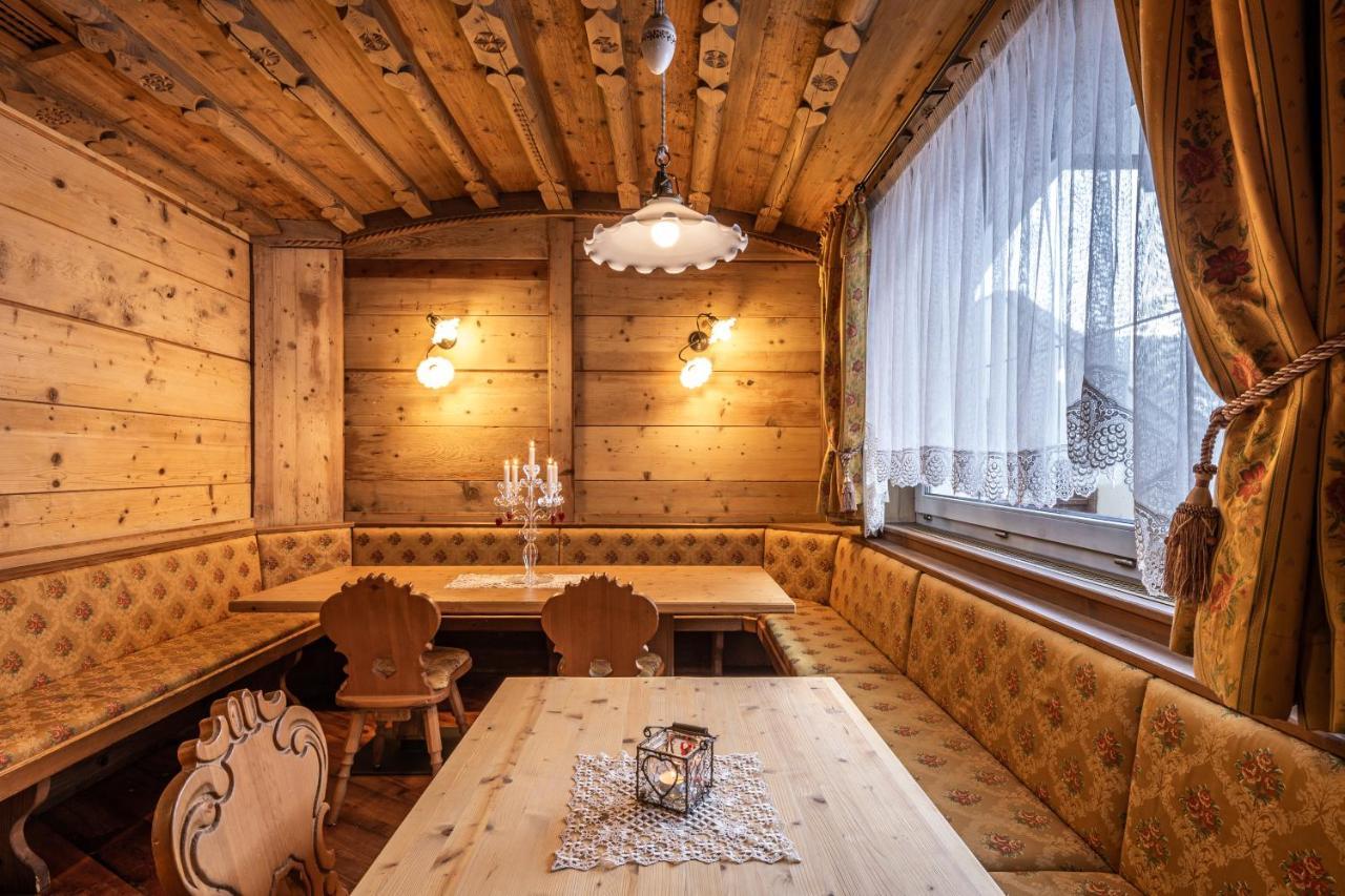 Hotel Soreghes Gran Chalet 캄피텔로디파사 외부 사진