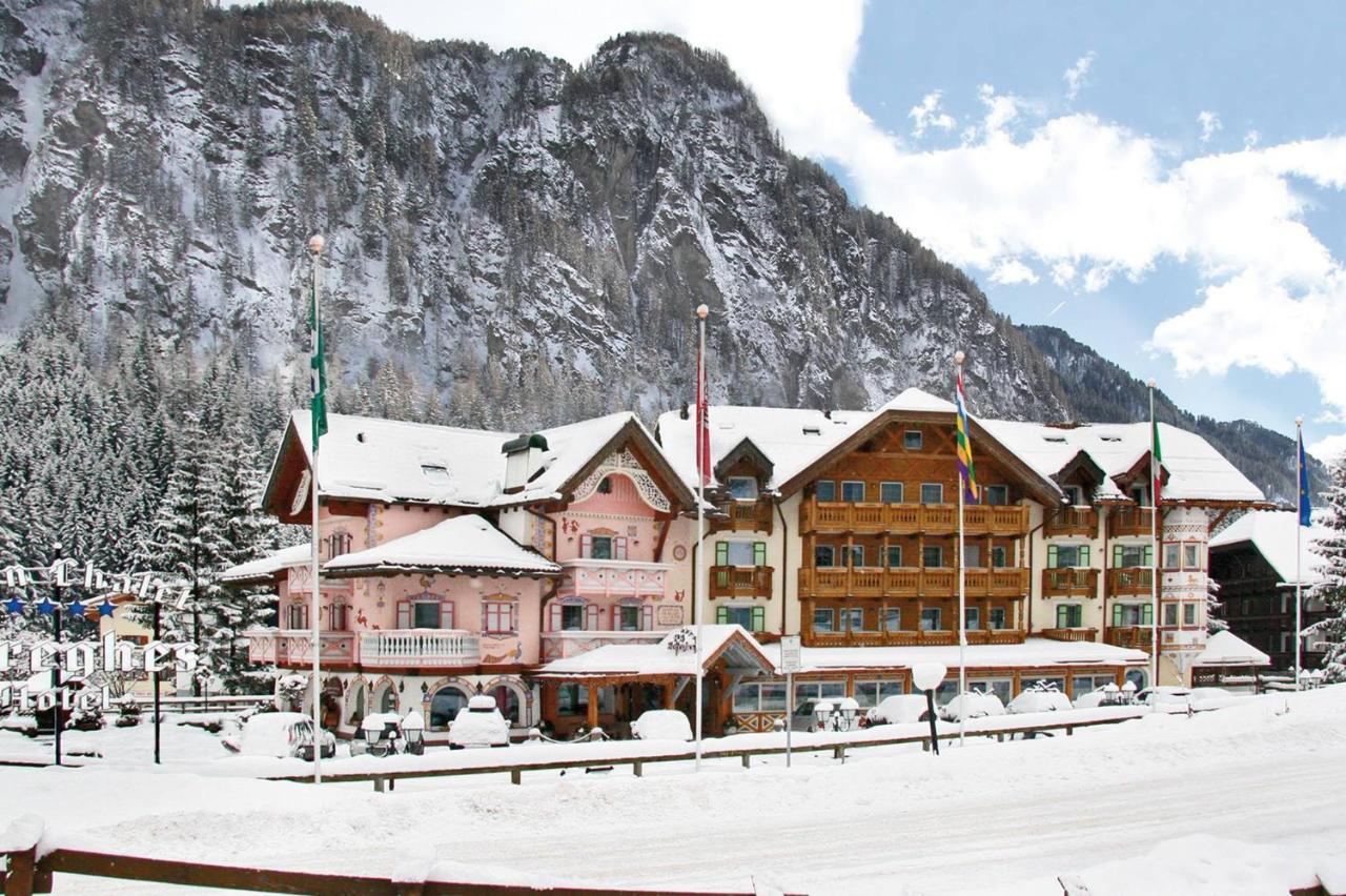 Hotel Soreghes Gran Chalet 캄피텔로디파사 외부 사진